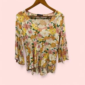 Cute 🥰 Rachel Zoe floral boho babydoll top flare sleeves